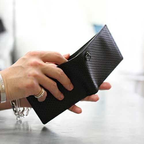 パンチング二つ折り財布-LaVish-/ミディアムウォレット