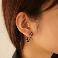 J-PI050-BK)安全ピンダイヤモンドピアスM-ブラック/片耳｜アクセサリー