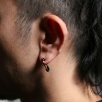 Y！ e.m. noir ブラックダイヤ ピアス 安全ピン J-PI029-BK)安全ピンダイヤモンドピアスS-ブラック/片耳