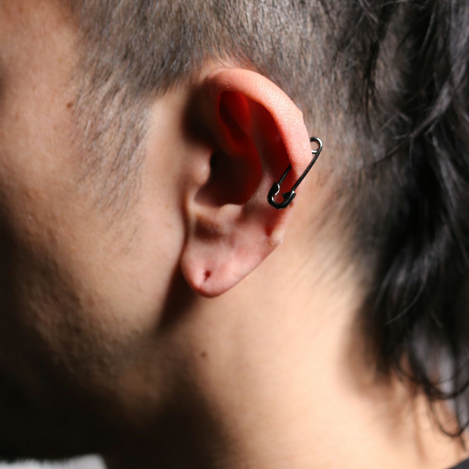 Y！ e.m. noir ブラックダイヤ ピアス 安全ピン Y！ e.m. noir ブラックダイヤ ピアス 安全ピン Y！ e.m. noir