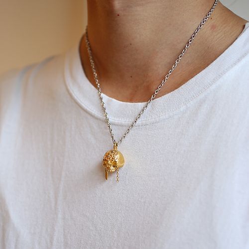 【ジャムホームメイド（JAMHOMEMADE）】パイレーツ・オブ・カリビアン/最後の海賊 スカルネックレス - K18イエローゴールド