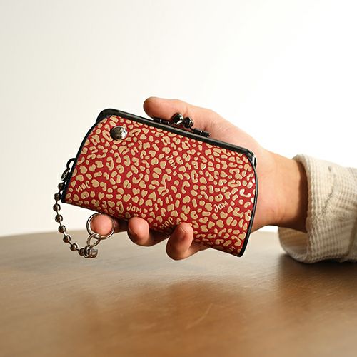 印傳屋(印伝屋) 親子がま口財布 RED×WHITE -LEOPARD-