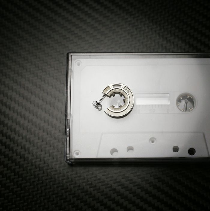 【ジャムホームメイド（JAMHOMEMADE）】カセットテープ ハブ ピアス - ホワイト / 両耳