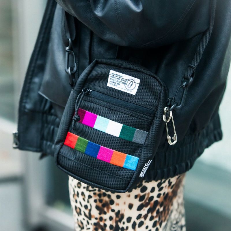 【ジャムホームメイド（JAMHOMEMADE）】NEWERA/ニューエラバースカラーショルダーポーチ 1.7L -レディース-