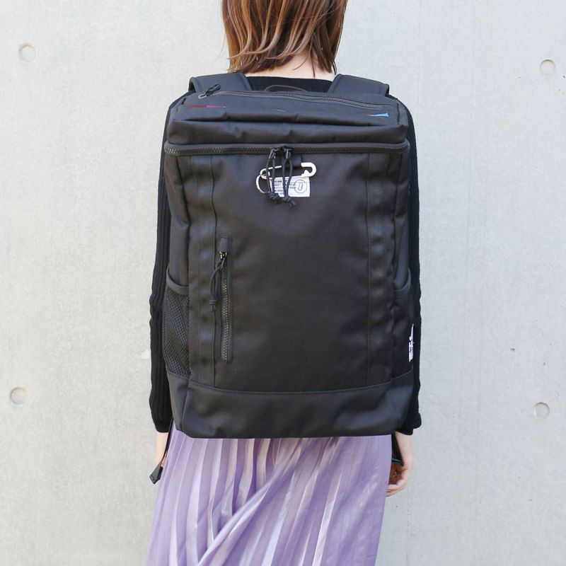 【ジャムホームメイド（JAMHOMEMADE）】NEWERA/ニューエラバースカラーボックスパック ミディアム 25L/リュック・バッグ -レディース-