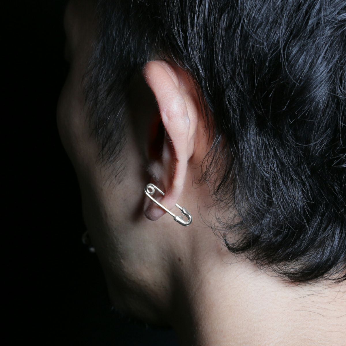 J-PI050-RP)安全ピンダイヤモンドピアスM-シルバー（鏡面仕上）/片耳